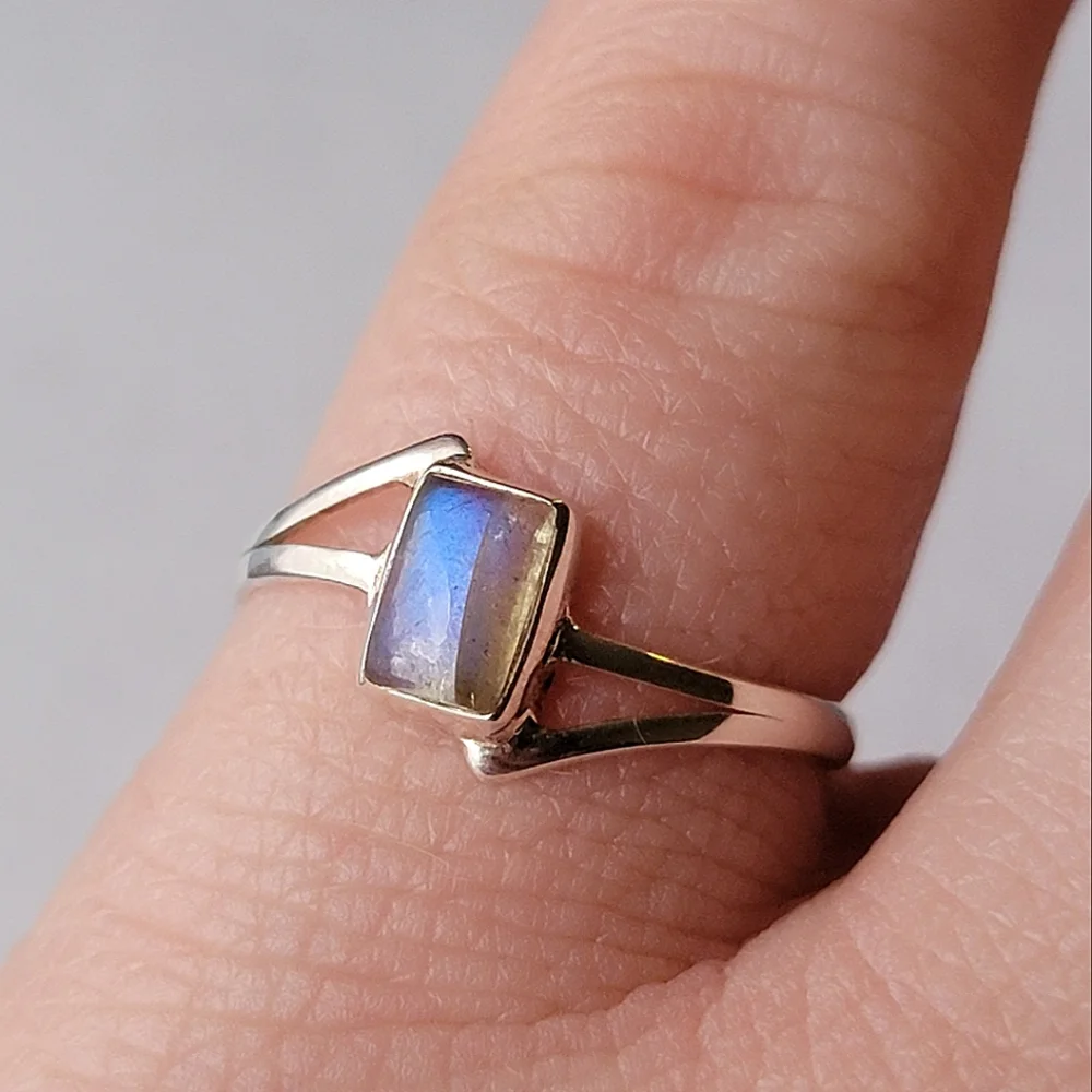 Labradorite 925 Sterling Silver Dainty Split Shank Ring Rectangle Gemstone